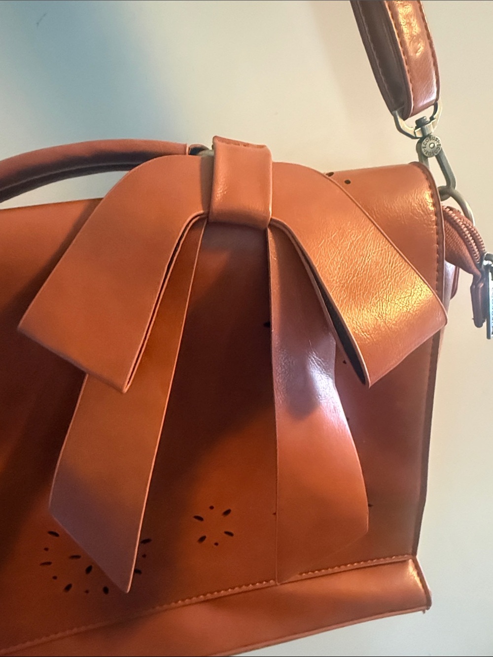 Ecosusi Women's Tan Bow Accent Floral Detail Messenger Laptop Bag EUC - Picture 2 of 7